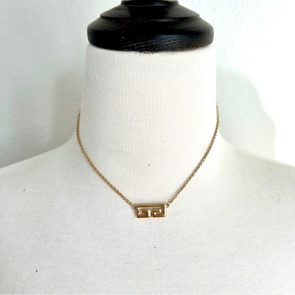 Givenchy Necklace - Picture 9 of 10